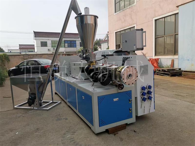 PE复合管材生产线